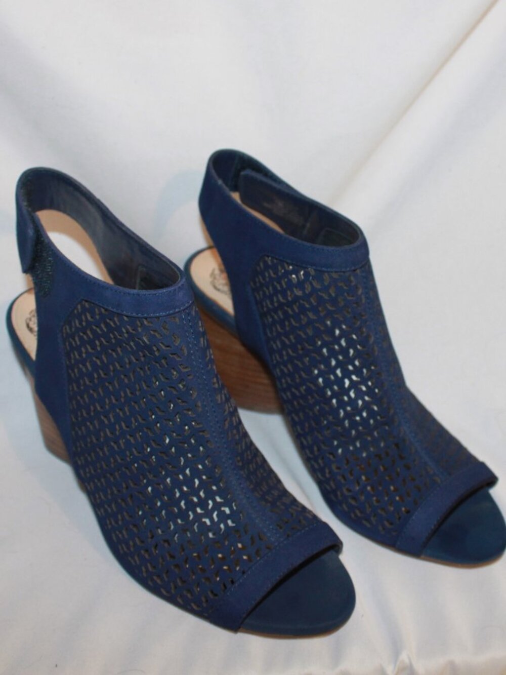 Vince Camuto Dastana peep-toe sandals